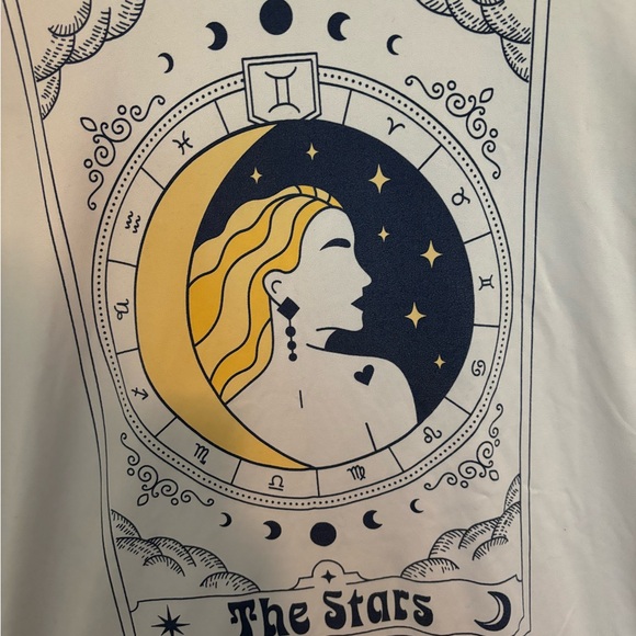 White top - Picture 3 of 3